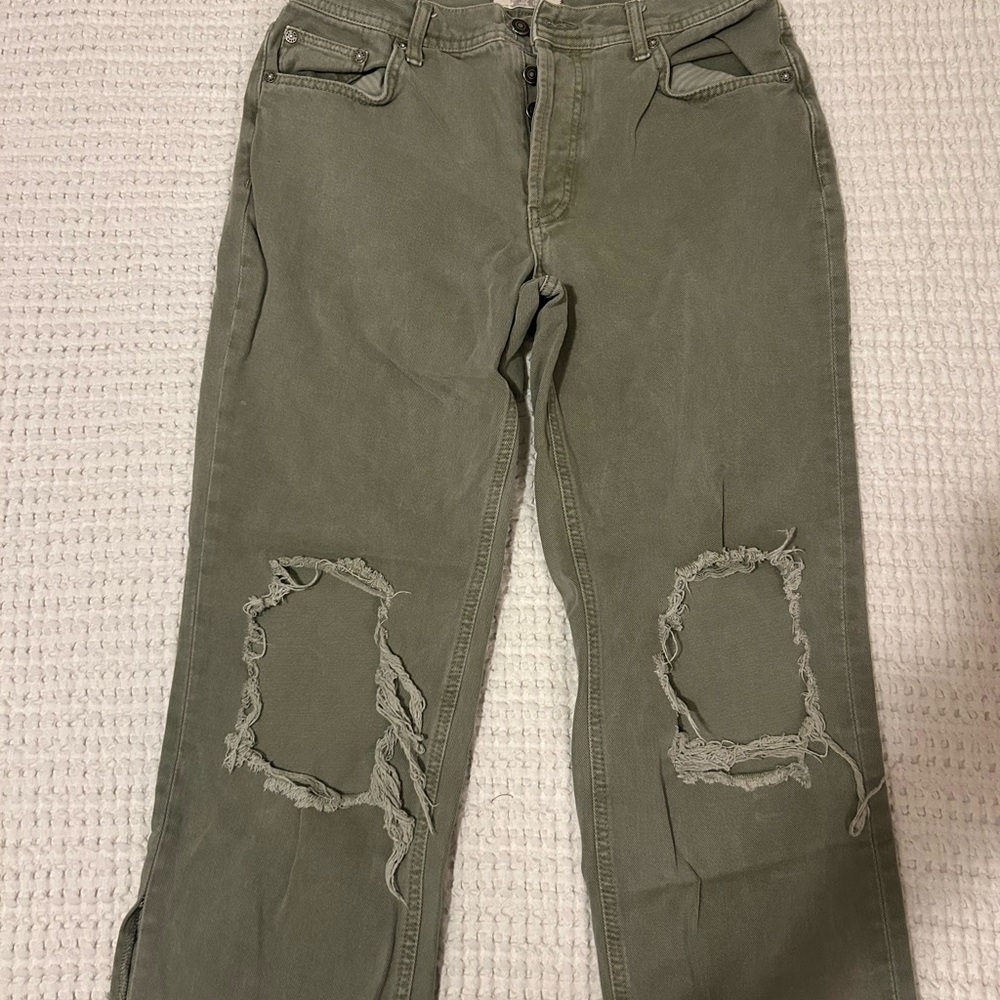 We The Free Sage Green Ripped Capris